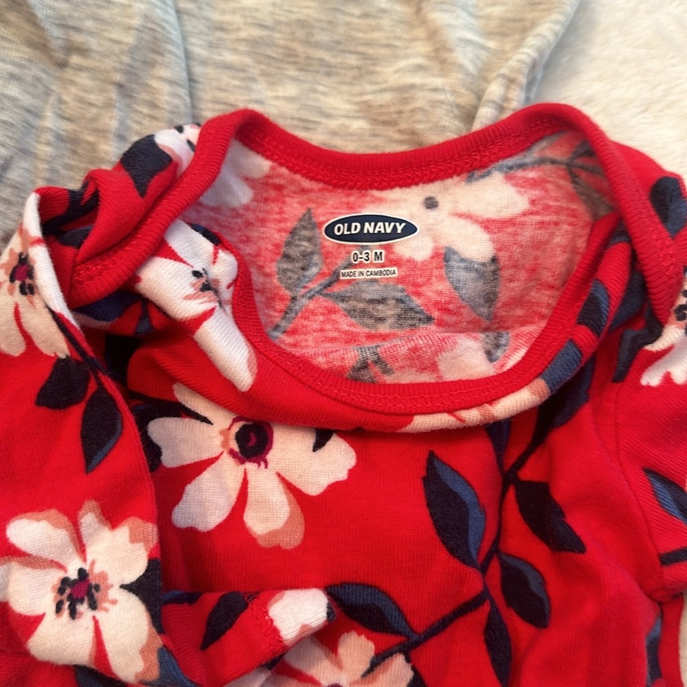 Old navy, 0-3 month onesies, fall colors - Picture 3 of 3